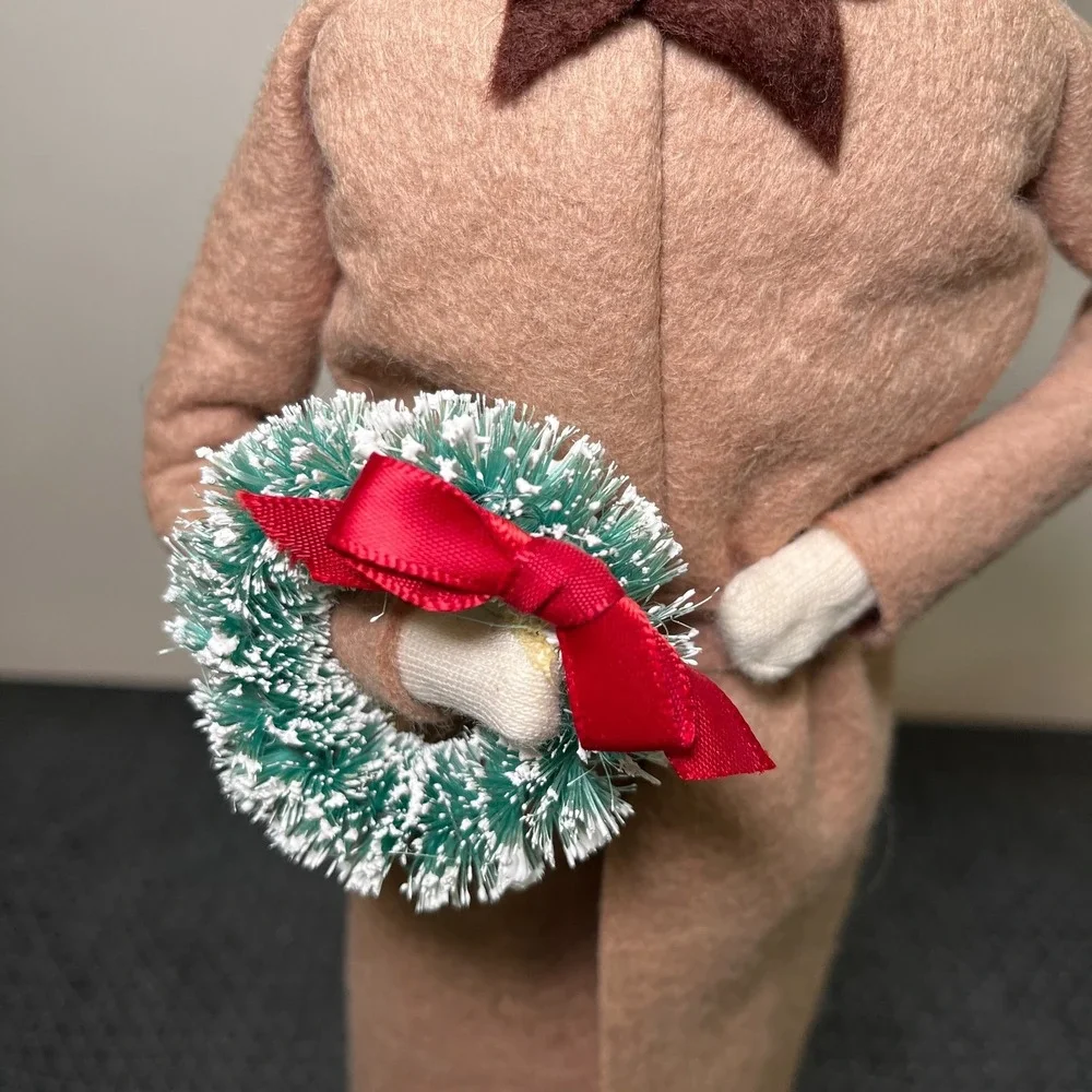 Byers Choice‎ Caroler Woman with Wreath, Brown Trenchcoat, Fur Lined Cap, Plaid